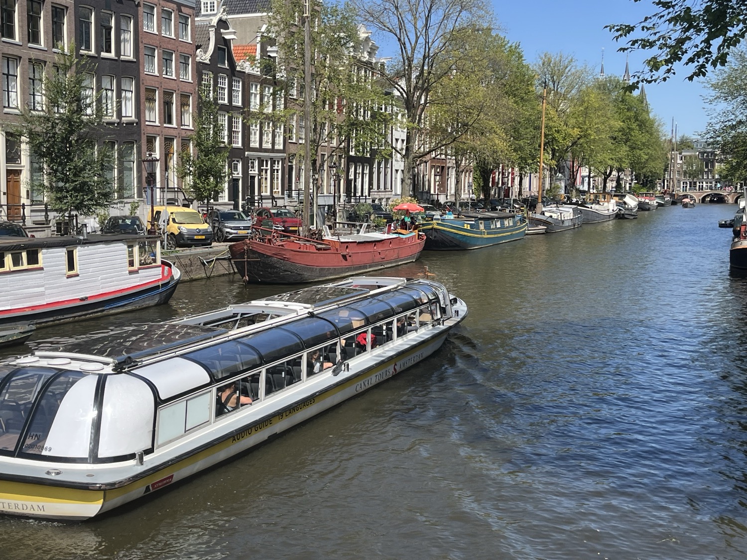 Foto bij Piano's spotten in Amsterdam