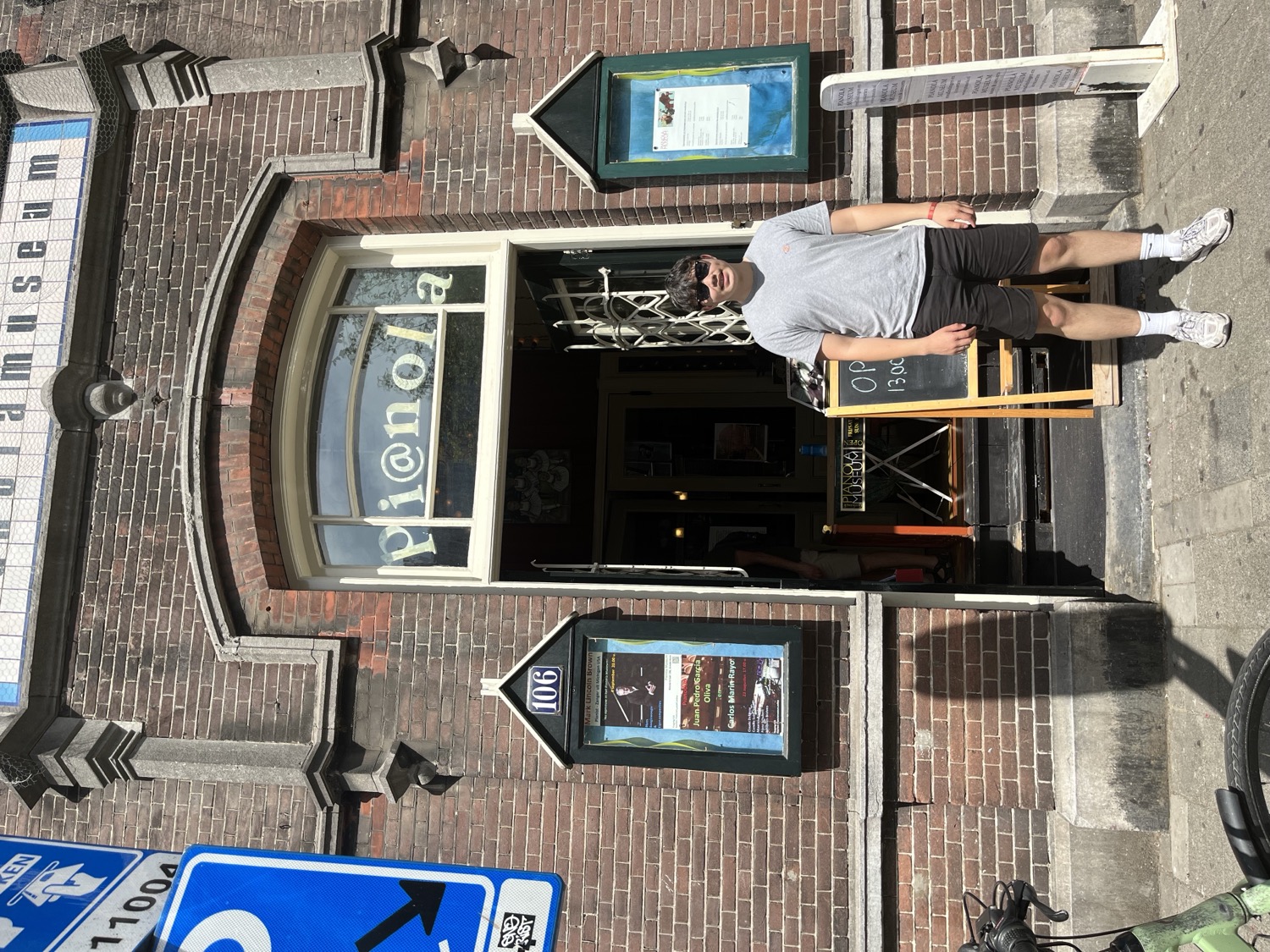 Foto bij Piano's spotten in Amsterdam